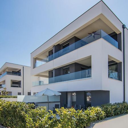 Dodo Apartments Vantacici Luaran gambar