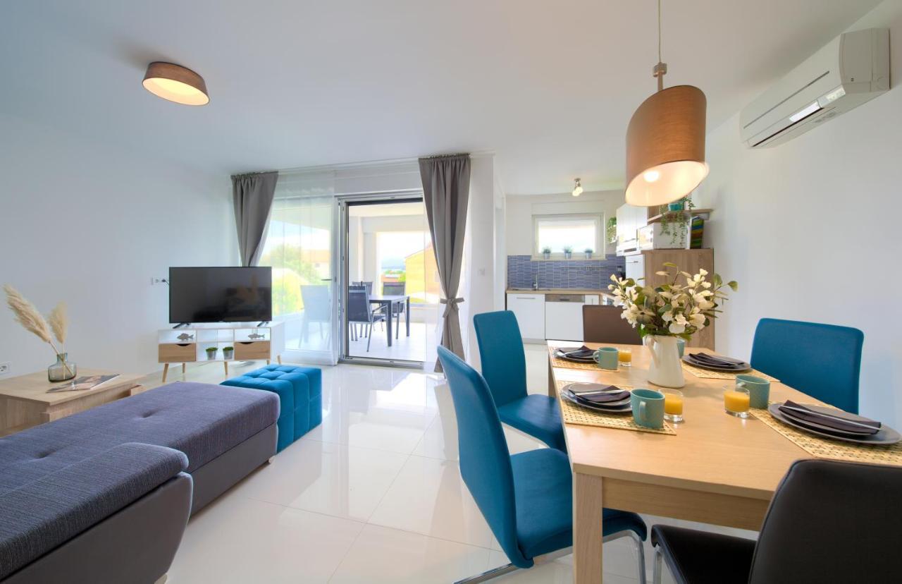 Dodo Apartments Vantacici Luaran gambar