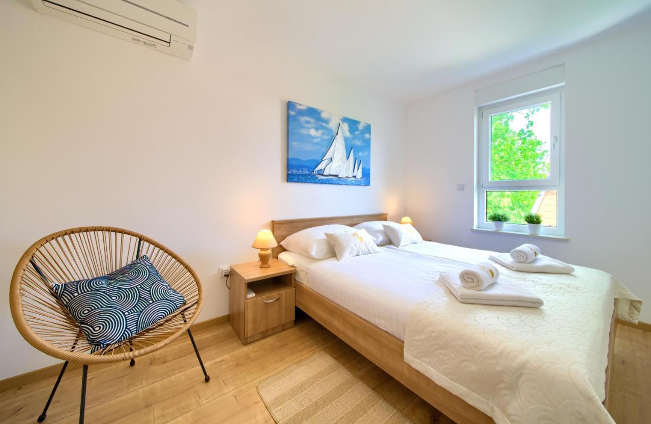 Dodo Apartments Vantacici Luaran gambar