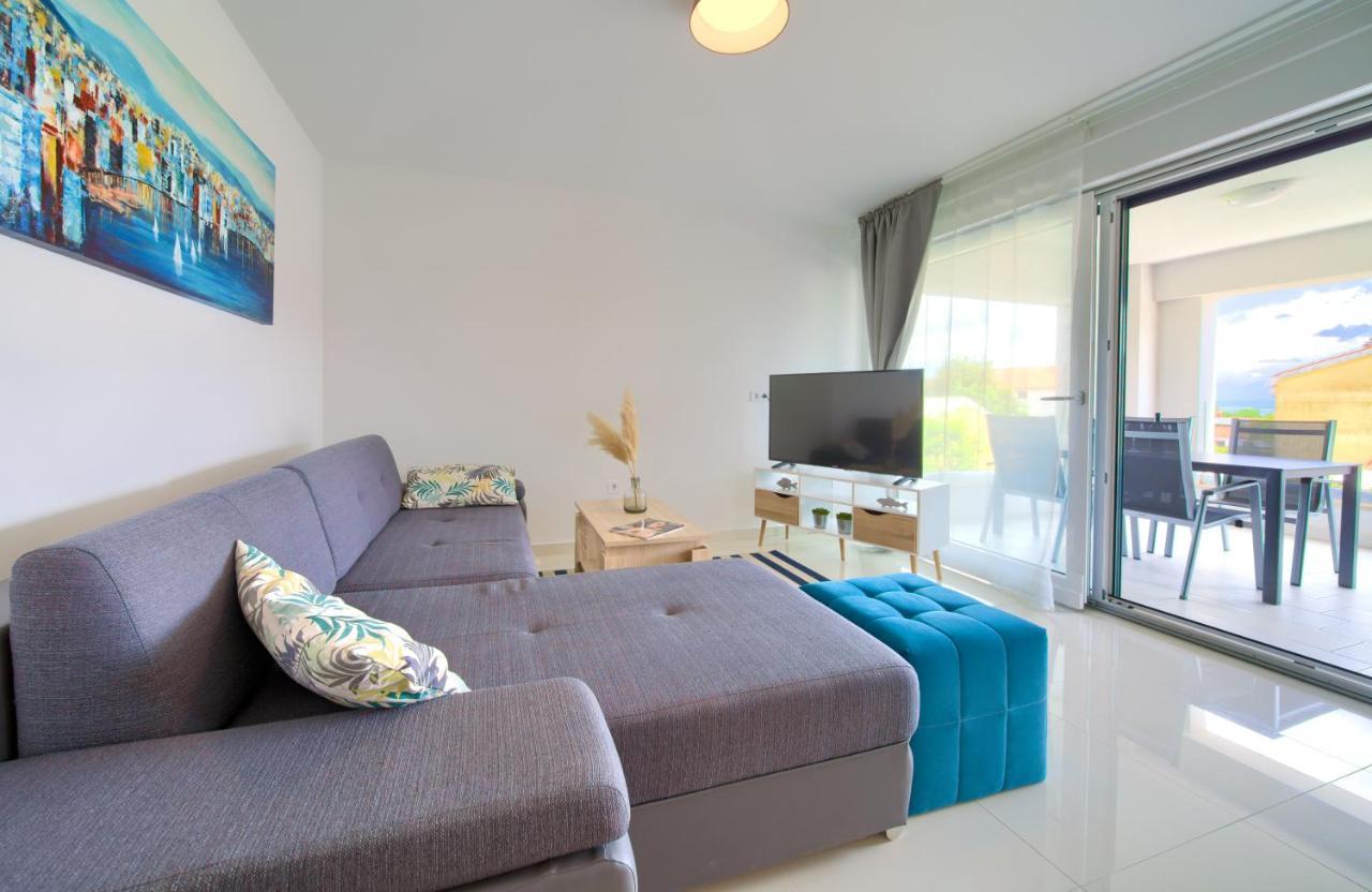 Dodo Apartments Vantacici Luaran gambar